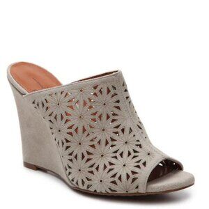 Linea Paolo Gray Wendy Suede Sandal C290